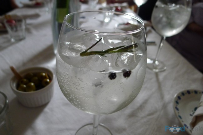 Gin & Tonic (Spanish Style!)