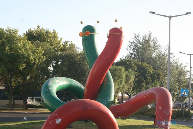 Worm Roundabout