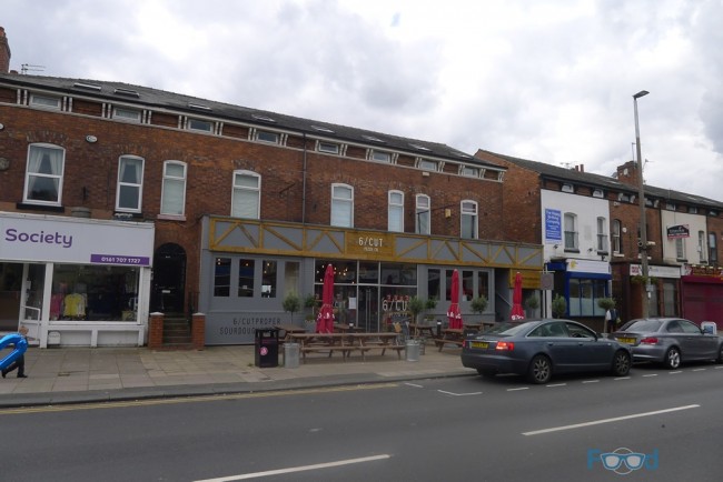 Outside 6/Cut Pizza Co, Monton